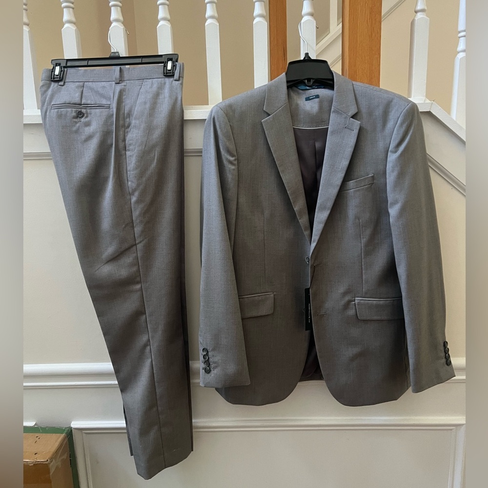 New Perry Ellis Slim Fit Men's Gray Suit set